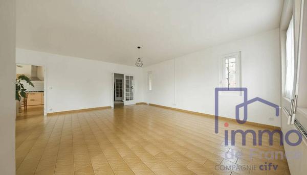 MAISON DE 221 m² AVEC JARDIN EN HYPER CENTRE