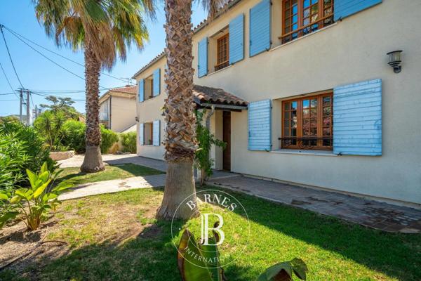 Marseille 9ème, Maison 5 Chambres -  223 m² à vendre