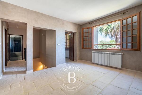 Marseille 9ème, Maison 5 Chambres -  223 m² à vendre