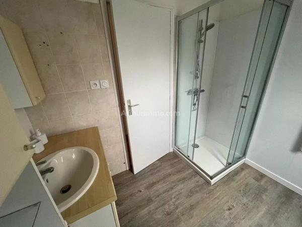 Location Appartement 5 pièces 56 m2 à Lanrodec