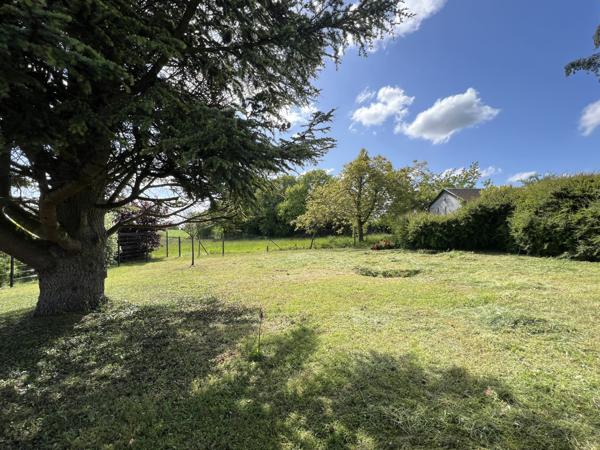 Savonnières (37510) Beau terrain de 780m2