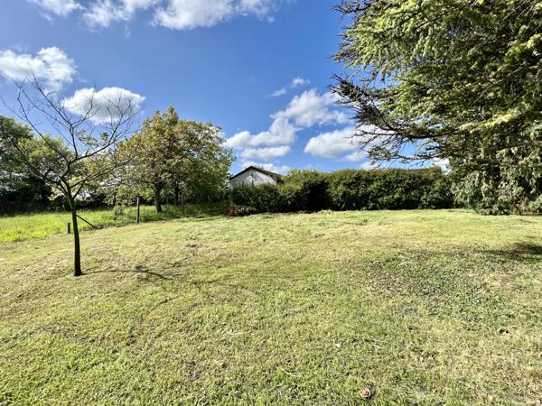 Savonnières (37510) Beau terrain de 780m2