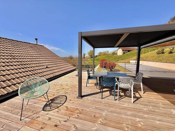 MAISON T5 TRAVERSANTE – 120 m² HABITABLES – PARCELLE 1650 m² AVEC PISCINE  et dépendance