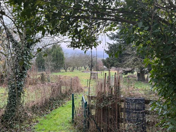 Maison en pierres avec jolie vue
