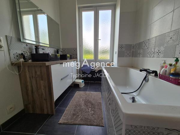 Maison à PLOUHA, 22580 - 8 pièces 172m²
