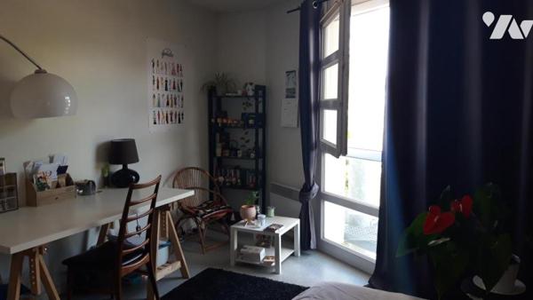 NANTES, Michelet Université. Dans immeuble de 1998 ravalé. Studio en bon état de 21,50 m². Libre 