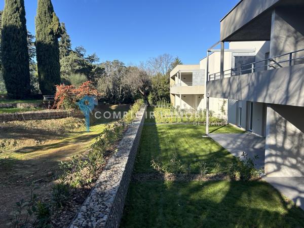 Appartement
                                                                                                                                                                                                                                                                                                                        4 pièce(s)                                                                                                                                                                                                          3 chambre(s)                                                                                                                                                                                                          96.4  m²