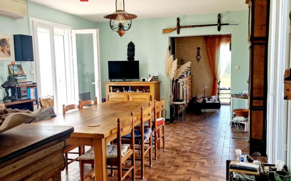 Maison à vendre    5 pièces •  Port-des-Barques