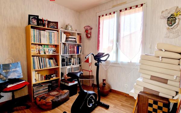 Maison à vendre    5 pièces •  Port-des-Barques