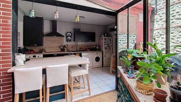 Maison de caractère-4 chambres-patio- terrasse-surface habitable 142M² - (Secteur Arago- 66 000 PERPIGNAN )