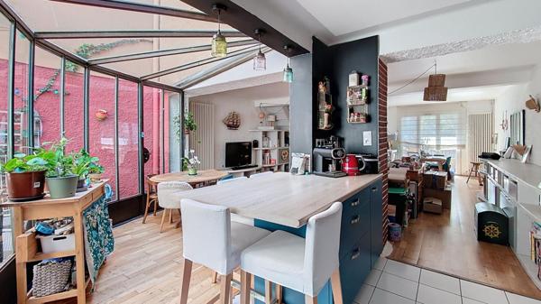 Maison de caractère-4 chambres-patio- terrasse-surface habitable 142M² - (Secteur Arago- 66 000 PERPIGNAN )