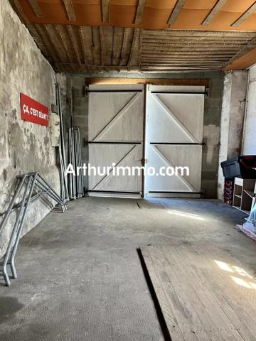 Vente                                                      Garage
                        
                                         50 m2                     à Mauléon