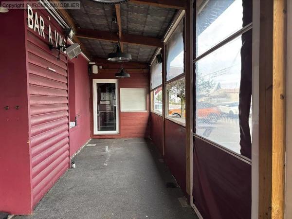 Vente                                                      Local commercial
                        
                                         118 m2                     à Marmande