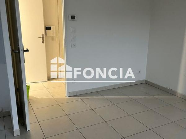 Location Studio 29.98 m² - 6 RUE GUY MOQUET Coulommiers 77120