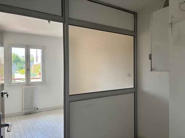 Avignon (84000) AVIGNON, PL ST LAZARE, APPARTEMENT TYPE 3, TERRASSE 20 m², ASCENSEUR, CAVE