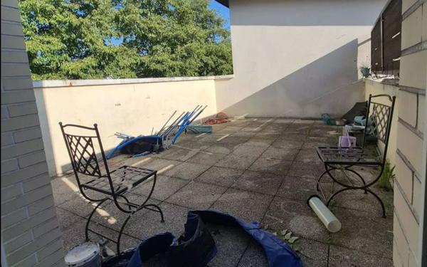 Appartement à vendre    3 pièces • 65 m2 Stains