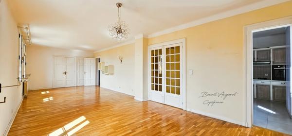 Appartement 4 pièces 112m² avec vue lac et GARAGE à Menton-Saint-Bernard