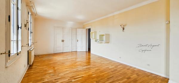 Appartement 4 pièces 112m² avec vue lac et GARAGE à Menton-Saint-Bernard