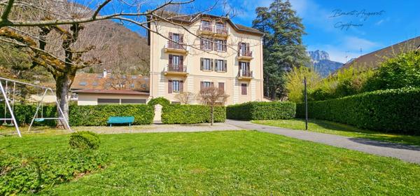 Appartement 4 pièces 112m² avec vue lac et GARAGE à Menton-Saint-Bernard