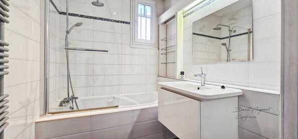 Appartement 4 pièces 112m² avec vue lac et GARAGE à Menton-Saint-Bernard