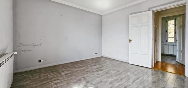 Appartement 4 pièces 112m² avec vue lac et GARAGE à Menton-Saint-Bernard