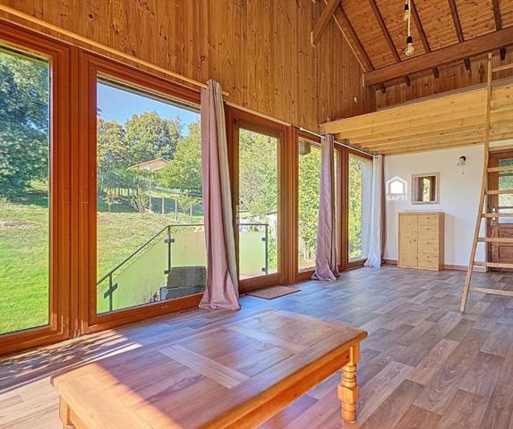 Maison familiale avec vue et calme.