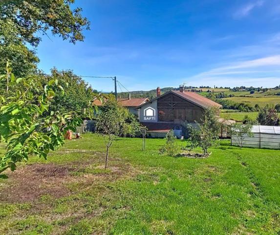 Maison familiale avec vue et calme.