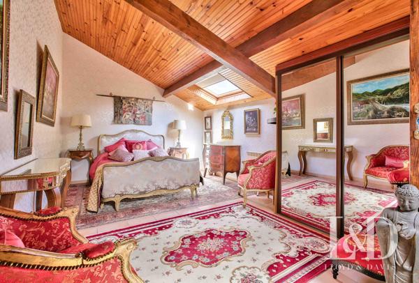 SOURAIDE, MAISON FAMILIALE PROCHE VILLAGE 3000M² DE JARDIN!