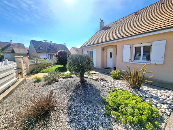 A LOUER LA FLECHE Très Beau Pavillon de type 5 de 112 m2