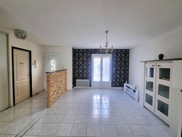 A LOUER LA FLECHE Très Beau Pavillon de type 5 de 112 m2