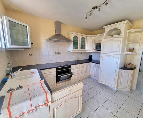 A LOUER LA FLECHE Très Beau Pavillon de type 5 de 112 m2