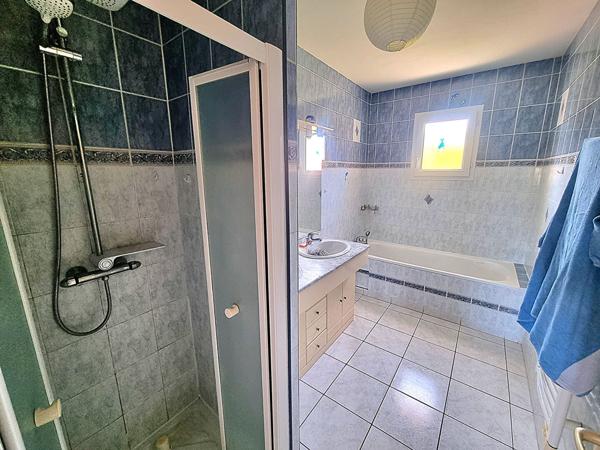 A LOUER LA FLECHE Très Beau Pavillon de type 5 de 112 m2