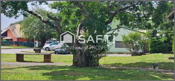 MAISON SEMI-MITOYENNE A VENDRE A KOUROU
