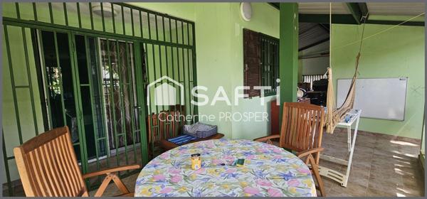 MAISON SEMI-MITOYENNE A VENDRE A KOUROU