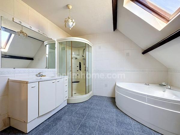 MERIEL (95) - 192m² 5 chambres 1269m² terrain