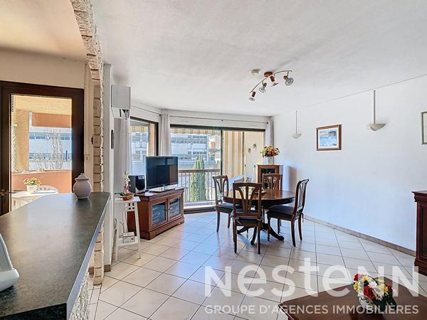 Appartement Salon De Provence 3 pièce(s) 73 m2 avec terrasse en plein centre-ville