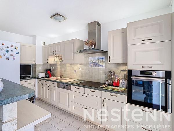 Appartement Salon De Provence 3 pièce(s) 73 m2 avec terrasse en plein centre-ville