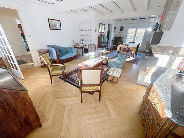 FRUGY- Elégante maison familiale 169m2 & son superbe jardin clos , Quimper
