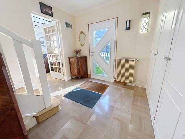 FRUGY- Elégante maison familiale 169m2 & son superbe jardin clos , Quimper