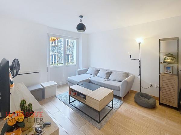 Appartement T3 de 54 m² au centre ville de LESNEVEN , Lesneven