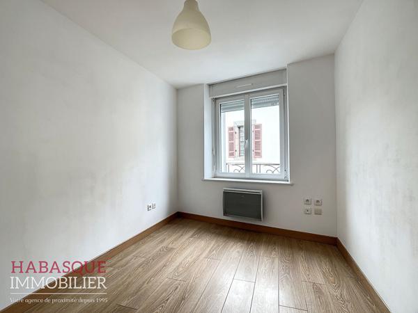 Appartement T3 de 54 m² au centre ville de LESNEVEN , Lesneven