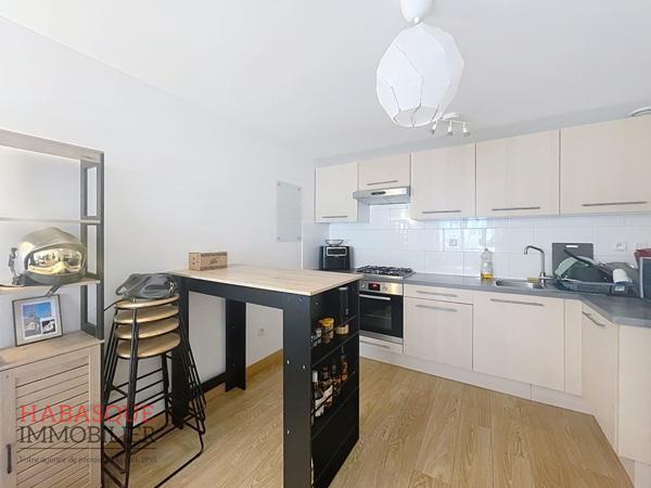 Appartement T3 de 54 m² au centre ville de LESNEVEN , Lesneven