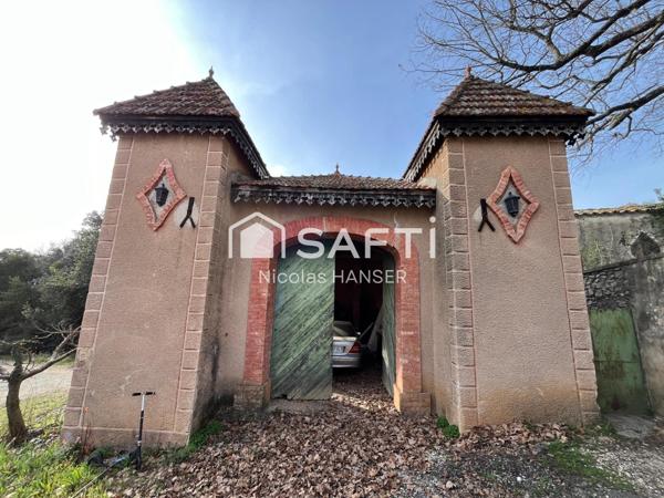 Domaine du 17ème siècle de 1000m2 habitables sur 36 hectares