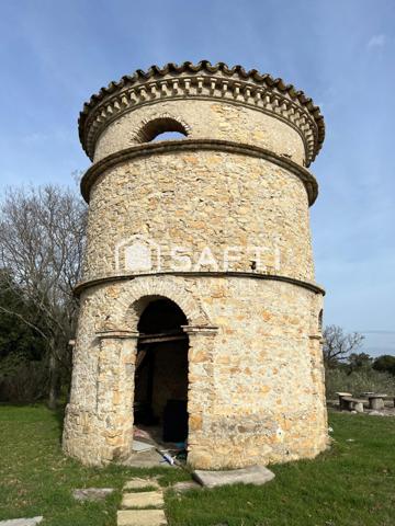 Domaine du 17ème siècle de 1000m2 habitables sur 36 hectares
