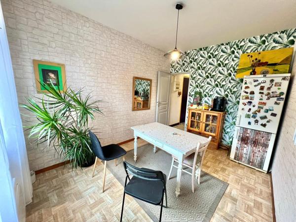 MAISON 2 LOGEMENTS PROCHE CENTRE AVEC GRAND JARDIN ET PUITS