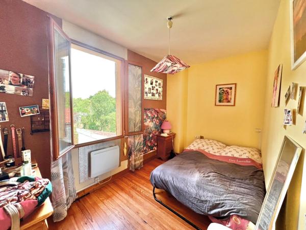 MAISON 2 LOGEMENTS PROCHE CENTRE AVEC GRAND JARDIN ET PUITS