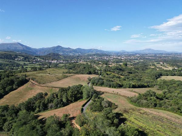 IRATZIAN Une maison généreuse, pensée pour recevoir à Cambo les bains