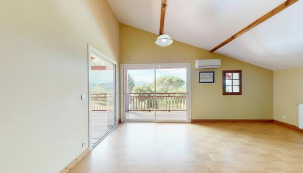 IRATZIAN Une maison généreuse, pensée pour recevoir à Cambo les bains