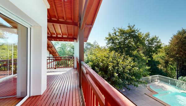 IRATZIAN Une maison généreuse, pensée pour recevoir à Cambo les bains