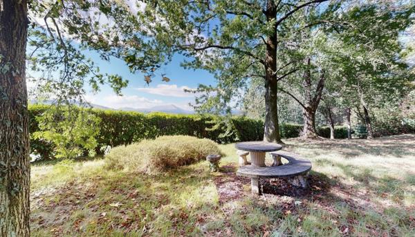 IRATZIAN Une maison généreuse, pensée pour recevoir à Cambo les bains